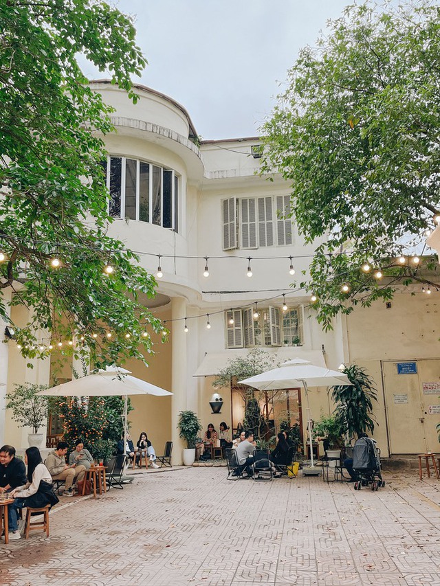 Hà Nội có những quán cà phê “mọc” lên ở nơi không ngờ tới, vị trí đắc địa mang đến lợi ích vô tiền khoáng hậu - Ảnh 17.