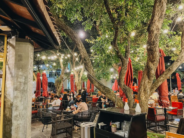 Hà Nội có những quán cà phê “mọc” lên ở nơi không ngờ tới, vị trí đắc địa mang đến lợi ích vô tiền khoáng hậu - Ảnh 21.