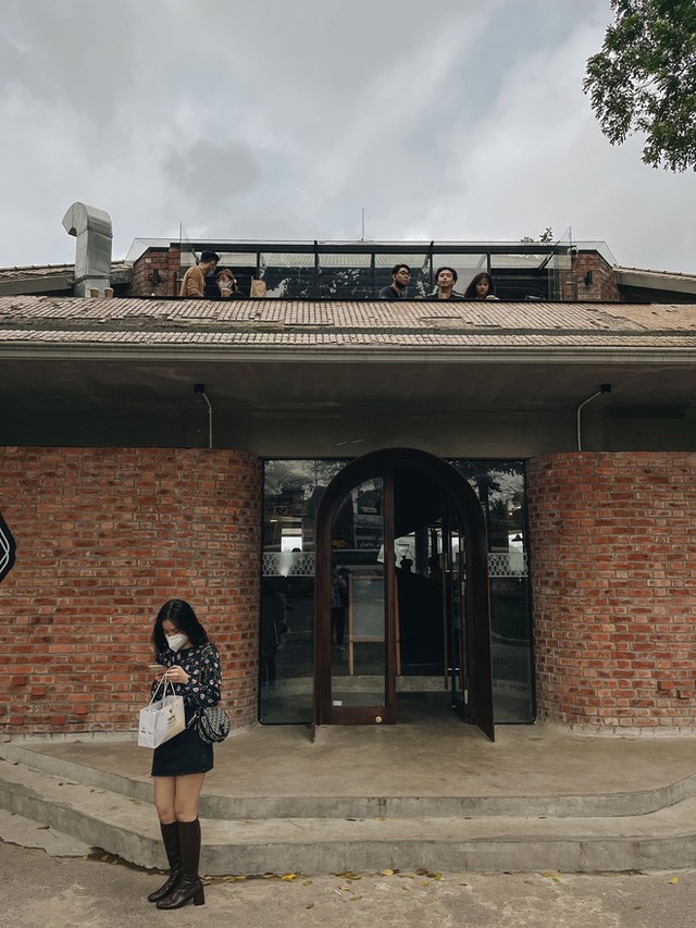 Hà Nội có những quán cà phê “mọc” lên ở nơi không ngờ tới, vị trí đắc địa mang đến lợi ích vô tiền khoáng hậu - Ảnh 5.