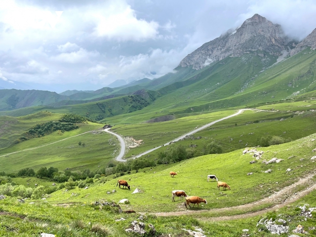 Khám phá thiên nhiên tuyệt đẹp vùng Bắc Kavkaz, Nga - Ảnh 11.