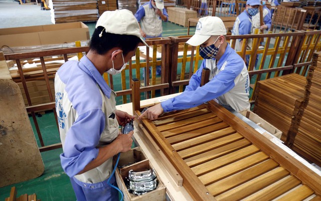 Sản xuất chế biến gỗ xuất khẩu ở Công ty CP Woodsland Tuyên Quang. Ảnh: Vũ Quang/TTXVN