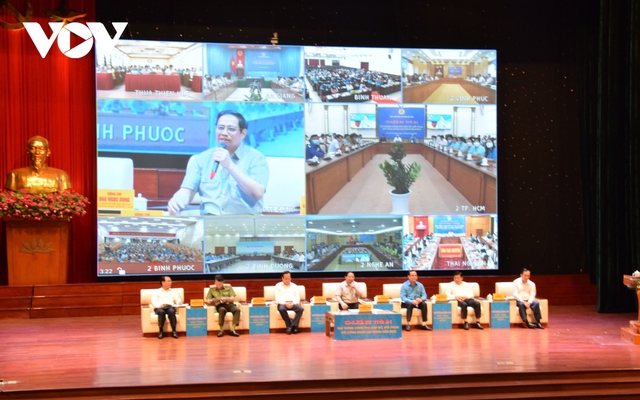 Thủ tướng Chính phủ Phạm Minh Chính đối thoại trực tiếp và trực tuyến với hơn 4.500 công nhân lao động tại 63 điểm cầu ở các tỉnh, thành phố