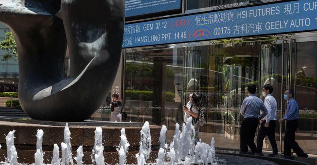 Từ cửa hàng bán túi secondhand tới chuỗi hàng xa xỉ lớn nhất Trung Quốc: Những sai lầm liên tiếp khiến tượng đài sụp đổ - Ảnh 2.