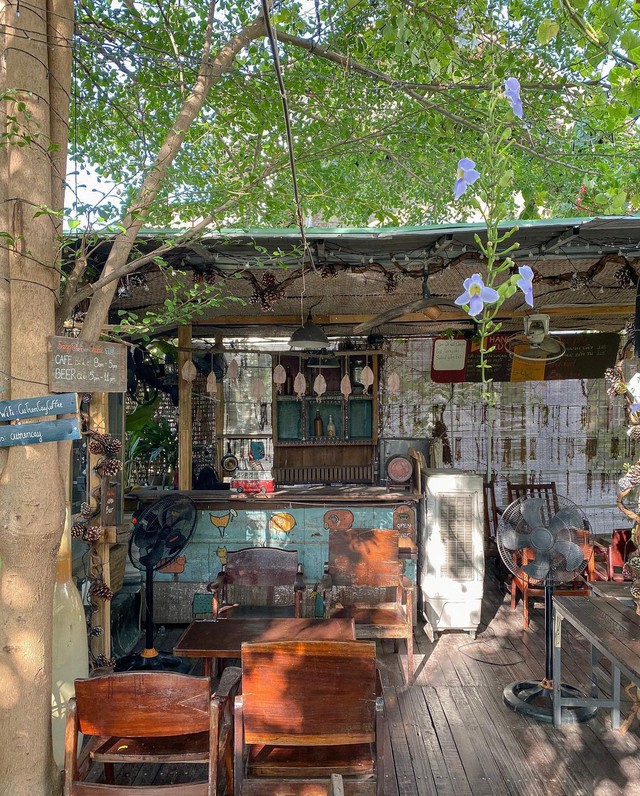 6 quán cà phê sân vườn xanh mát để gia đình, bạn bè cùng nhau trốn cái nắng nóng, ngột ngạt hiện nay ở TP. HCM - Ảnh 25.