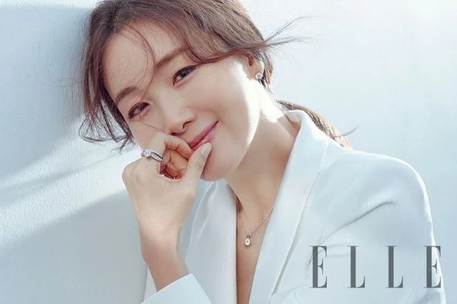 Choi Ji Woo: Nữ hoàng nước mắt châu Á, cô đơn sau cuộc tình với Song Seung Hun và hôn nhân bão tố bên chồng kém tuổi - Ảnh 11.