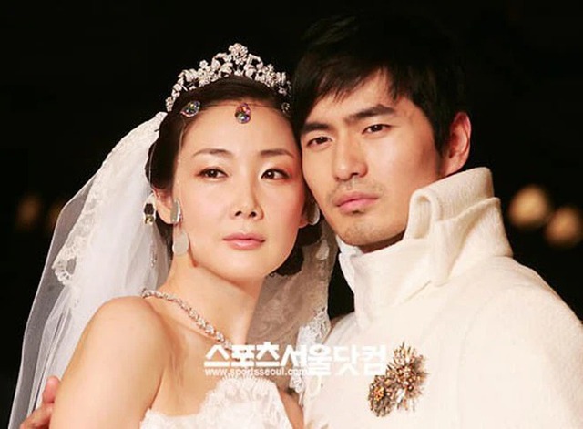 Choi Ji Woo: Nữ hoàng nước mắt châu Á, cô đơn sau cuộc tình với Song Seung Hun và hôn nhân bão tố bên chồng kém tuổi - Ảnh 16.