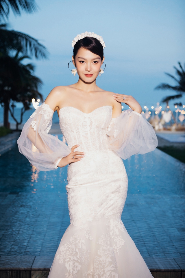 Bóc giá hai bộ váy cưới của cô dâu Minh Hằng - Ảnh 2.
