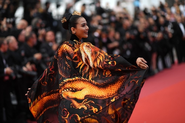4 sao Việt diện áo dài tại Cannes: Thanh tao, đơn giản mà tỏa sáng ngời ngời - Ảnh 9.