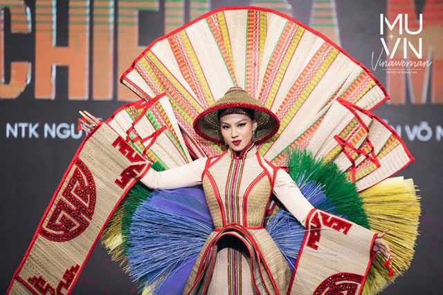 Gặp gỡ chủ nhân thiết kế trang phục dân tộc nổi bật nhất sẽ theo chân đại diện Việt Nam dự thi Miss Universe 2022 - Ảnh 1.