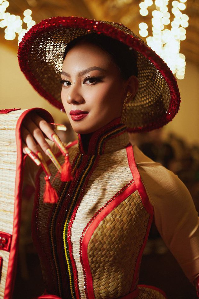 Gặp gỡ chủ nhân thiết kế trang phục dân tộc đẹp nhất sẽ theo chân đại diện Việt Nam dự thi Miss Universe 2022 - Ảnh 9.