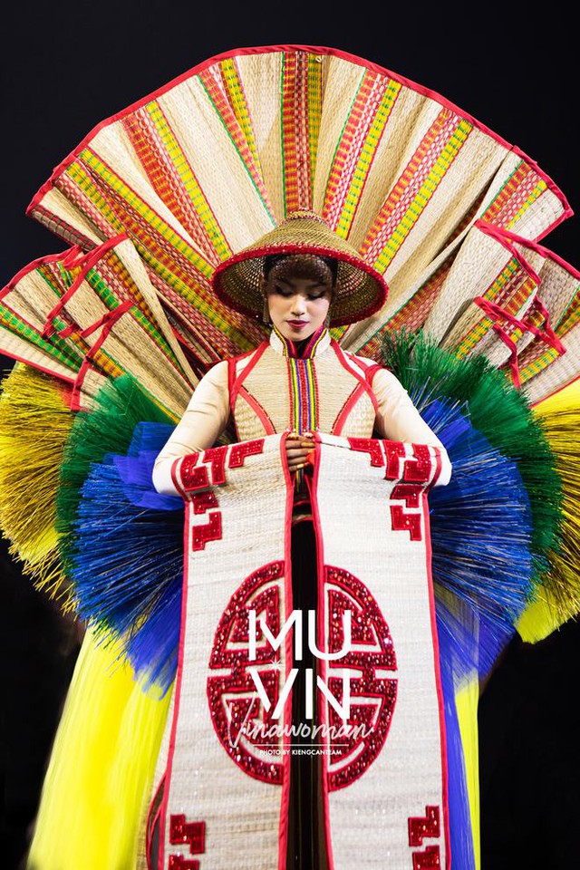 Gặp gỡ chủ nhân thiết kế trang phục dân tộc nổi bật nhất sẽ theo chân đại diện Việt Nam dự thi Miss Universe 2022 - Ảnh 10.