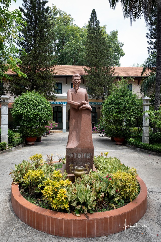  Cận cảnh trường trung học cổ nhất TP. HCM, nơi Quốc vương Campuchia từng học - Ảnh 5.