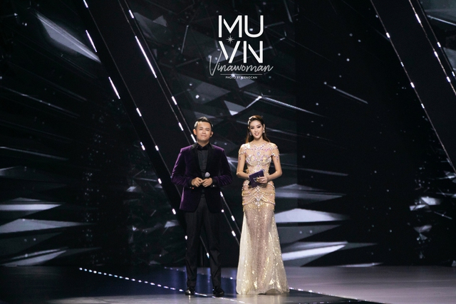 Sở hữu trình tiếng Anh cực đỉnh, MC Đức Bảo chia sẻ về lần đầu dẫn 100% tiếng Anh trong đêm bán kết Miss Universe Việt Nam - Ảnh 1.
