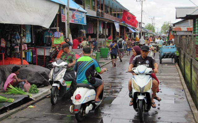 Xe máy điện phổ biến tại khu vực chuyên ngập lụt ở Indonesia - Người Việt liệu có ưa chuộng loại xe này khi đường phố bị ngập sau mưa lớn?