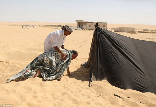 Bỏ tiền triệu để được tắm cát trần bỏng rát giữa sa mạc Sahara: Trải nghiệm cực hot vì 1 lý do không ngờ - Ảnh 7.