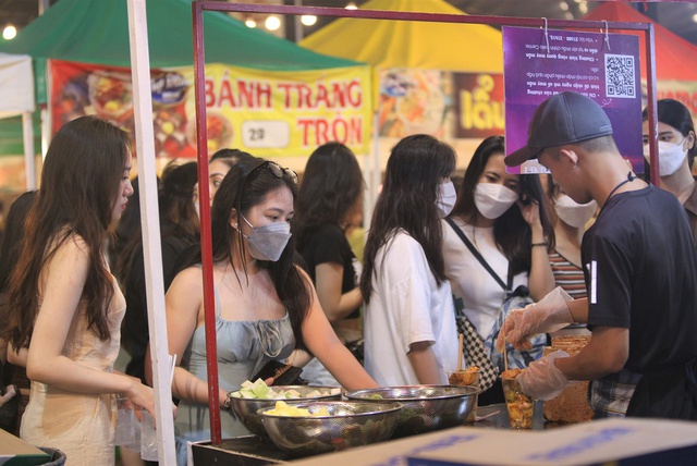  Lễ hội đường phố, chợ đêm lớn nhất Đà Nẵng ken đặc khách tối cuối tuần - Ảnh 12.