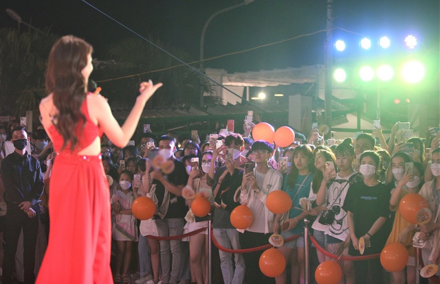  Lễ hội đường phố, chợ đêm lớn nhất Đà Nẵng ken đặc khách tối cuối tuần - Ảnh 16.