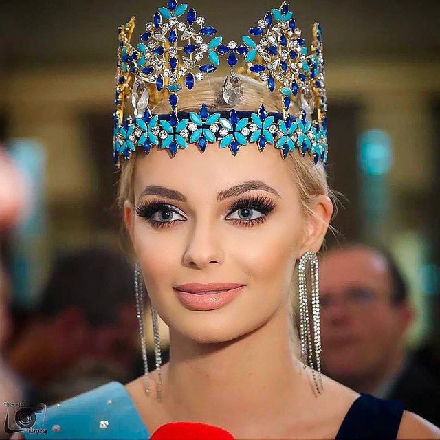 Nhan sắc đẹp tựa nữ thần của Hoa hậu được bình chọn đẹp nhất thế giới năm 2021 - Ảnh 4.