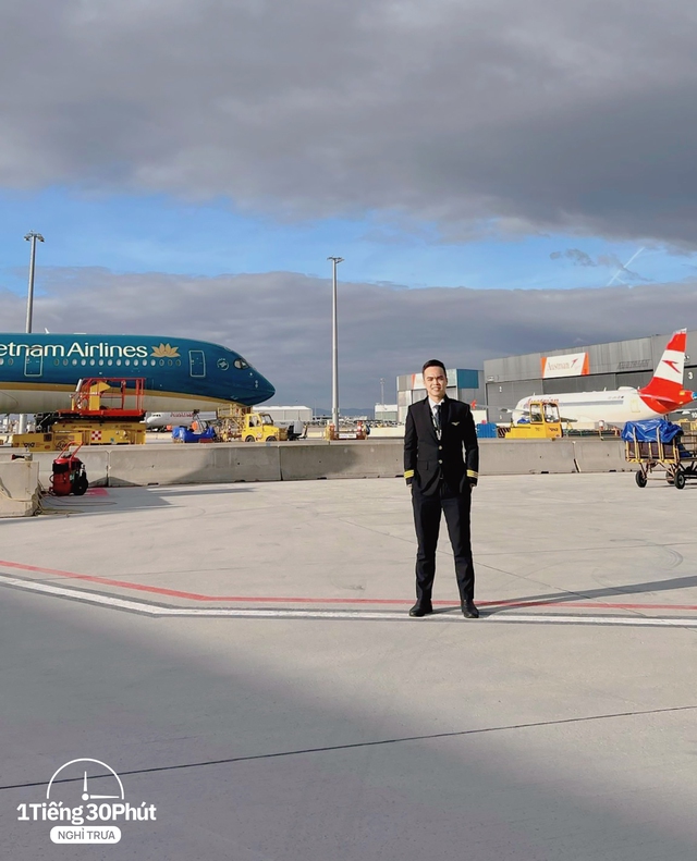 Phi công Vietnam Airlines tiết lộ bữa cơm trưa tự làm khi đi bay và quy định về văn hóa nói mà nhiều nhân viên văn phòng bình thường sẽ thấy khó hòa hợp - Ảnh 8.