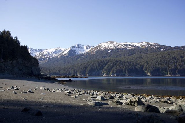 Một hòn đảo hẻo lánh ở Alaska được rao bán giá 465 tỷ đồng, cơn sốt bất động sản đảo chưa hạ nhiệt? - Ảnh 1.
