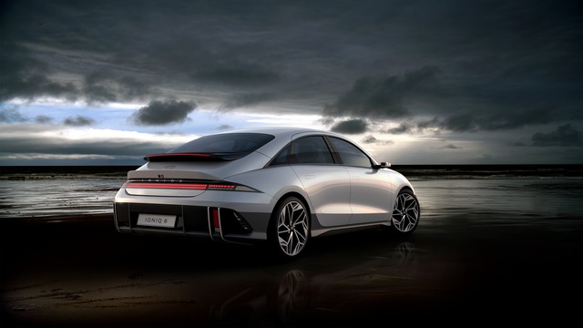 Sedan chạy điện đầu tiên của Hyundai chính thức vén màn với gương kỹ thuật số, dáng giống hệt Porsche - Ảnh 6.