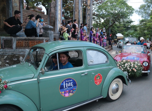 Hàng chục xe cổ Volkswagen tham gia Lễ hội đường phố tại Tuần lễ Festival Huế 2022 - Ảnh 12.