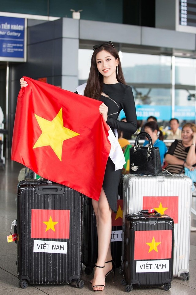 Gu thời trang ra sân bay đi thi quốc tế của dàn hậu: Đỗ Thị Hà yêu kiều, Đỗ Mỹ Linh cực giản dị - Ảnh 22.