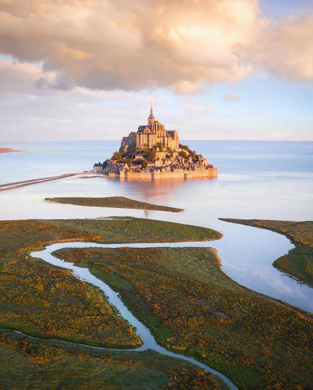 Ngắm lâu đài trên biển có thật ở nước Pháp: Khung cảnh cổ tích choáng ngợp chỉ hiện ra đúng một buổi trong ngày - Ảnh 6.