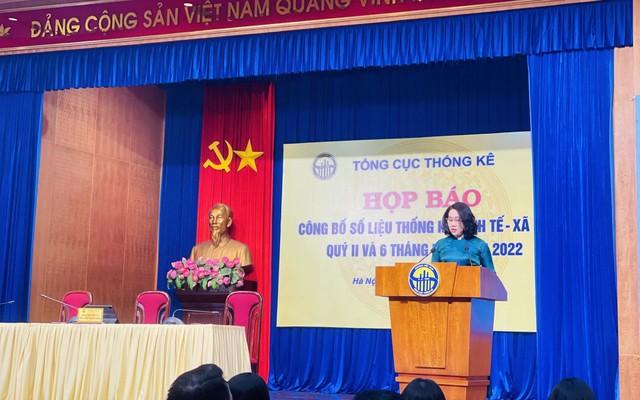 Bà Nguyễn Thị Hương - Tổng cục trưởng Tổng cục Thống kê chủ trì buổi họp báo. Ảnh: Minh Phương/Báo Tin tức