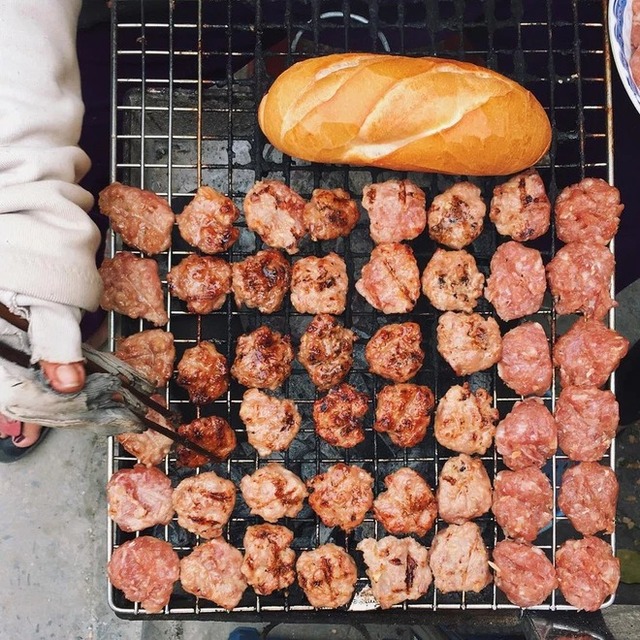  Những tiệm bánh mì thơm ngon “số dzách” ở Việt Nam được báo nước ngoài khen ngợi hết lời, khách Tây ghé mua nườm nượp  - Ảnh 5.