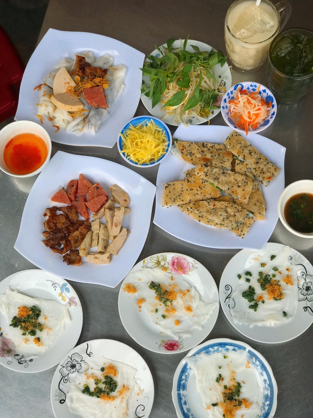 Bánh đập Nha Trang - món ăn đặc biệt của thành phố biển khiến nhiều du khách phải mê mẩn - Ảnh 2.