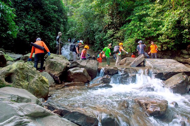 Các tour khám phá hang động ở Quảng Bình hút khách du lịch - Ảnh 4.