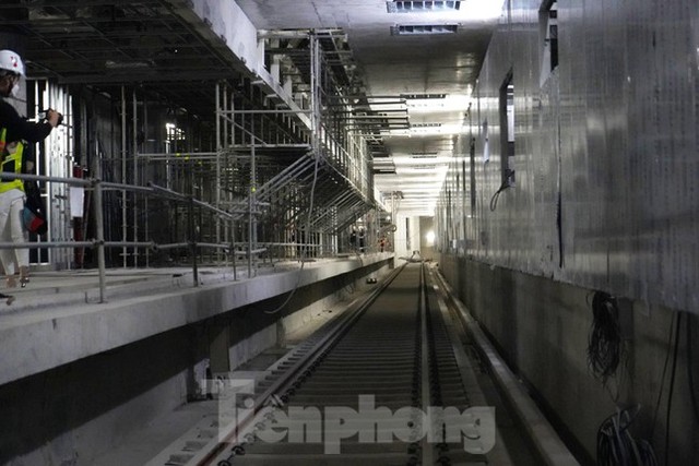  Nhà ga ngầm trung tâm Bến Thành dần lộ diện kết cấu sau gần 10 năm thi công  - Ảnh 9.