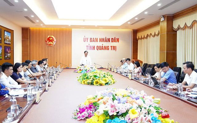 Chủ tịch UBND tỉnh Quảng Trị Võ Văn Hưng chủ trì cuộc họp. Ảnh: Mỹ Hạnh