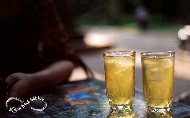 Thứ đồ giải khát rẻ hều ở Việt Nam được người nước ngoài ca ngợi là "người hùng thầm lặng" Thứ đồ giải khát rẻ hều ở Việt Nam được người nước ngoài ca ngợi là "người hùng thầm lặng"