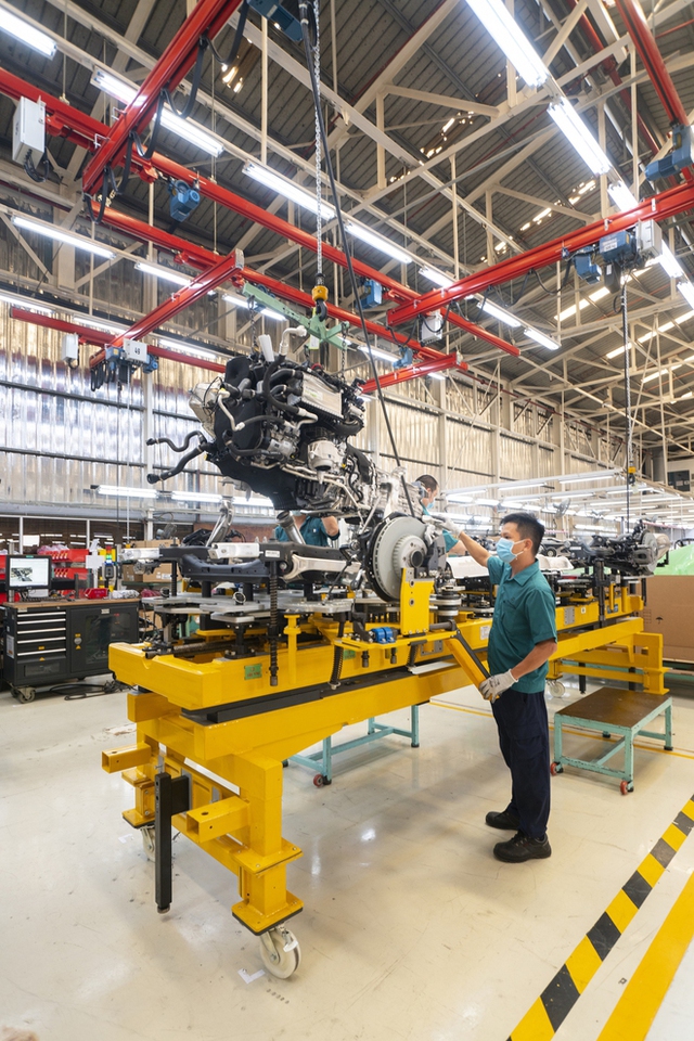  Bên trong nhà máy Mercedes-Benz Việt Nam vừa khoác áo mới 33 triệu USD, sở hữu 6 công nghệ sản xuất - lắp ráp xe sang hiện đại nhất thế giới  - Ảnh 22.