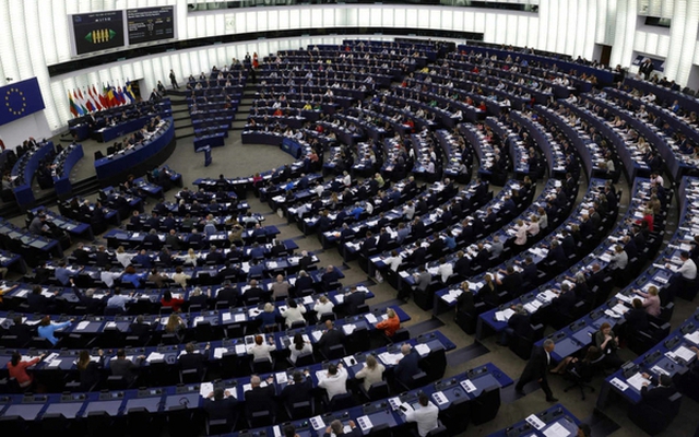 Nghị viện châu Âu bỏ phiếu cấm bán ô tô chạy xăng, dầu từ năm 2035
