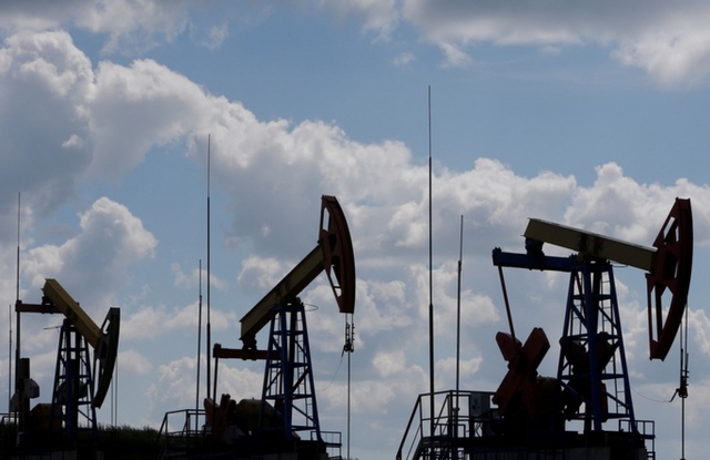 OPEC+ quyết định giữ nguyên sản lượng, giá xăng dầu chưa thể hạ nhiệt - Ảnh 1.