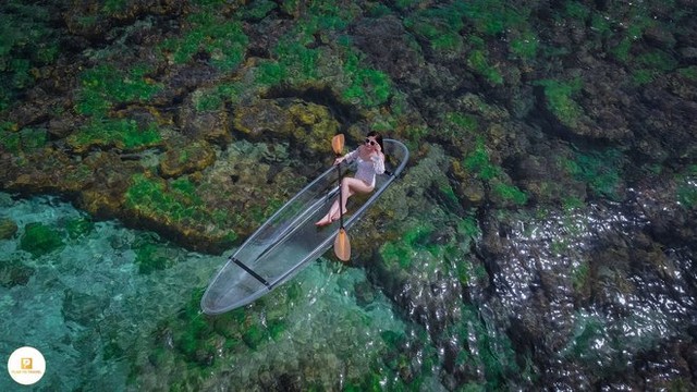 Trải nghiệm chèo kayak trong suốt vừa có mặt tại 2 thiên đường biển Việt Nam: Vừa ngắm đáy đại dương, vừa “sống ảo” mệt nghỉ - Ảnh 11.