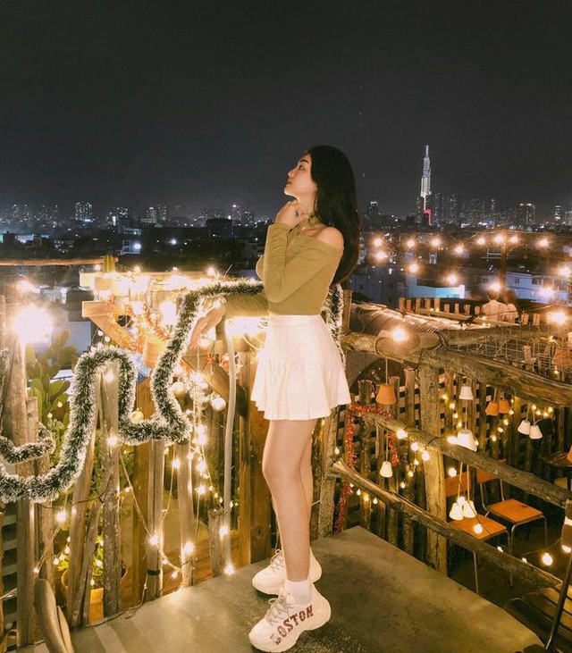 4 quán cafe rooftop cực đông ở TP.HCM: Không gian đẹp, lại săn được hoàng hôn - Ảnh 27.