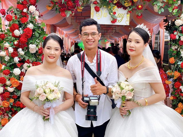 Chị em song sinh lên ‘xe hoa’ cùng ngày ở Quảng Nam: 'Chuẩn bị đồ cưới lộn xộn nhưng may mắn thành công tốt đẹp!'