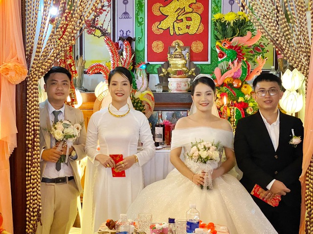 Chị em song sinh lên ‘xe hoa’ cùng ngày ở Quảng Nam: Chuẩn bị đồ cưới lộn xộn nhưng may mắn thành công tốt đẹp! - Ảnh 3.