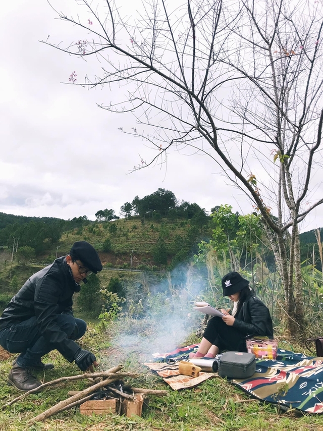 Ông bố ở TP.HCM đưa con đi “phượt” khắp thế gian bằng xe máy: 5 năm trải nghiệm đủ cảnh quan đẹp như trên phim, dạy con sống tự lập cực thấm - Ảnh 10.