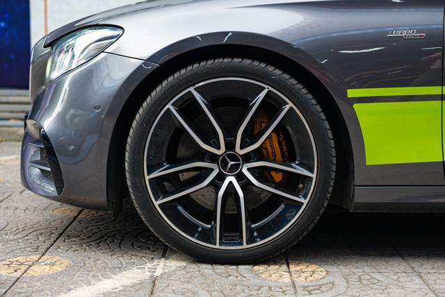 Chiếc Mercedes-Benz này chạy 120.000km vẫn có giá 2,4 tỷ đồng nhờ tiền nâng cấp đồ chơi bằng 1/3 giá trị xe - Ảnh 13.