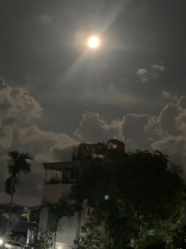 Siêu trăng sấm xuất hiện tại Việt Nam, nhiều người thích thú chia sẻ ảnh trên MXH - Ảnh 9.