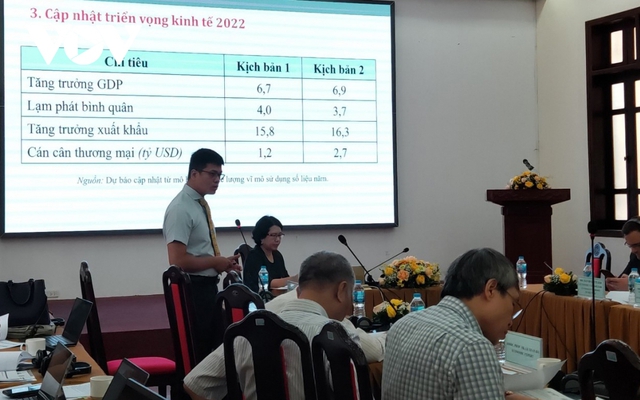 Hội thảo công bố báo cáo: “Kinh tế Việt Nam 6 tháng đầu năm 2022 – Cải cách và phát triển bền vững”.