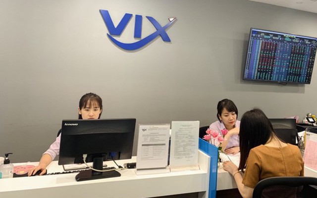 Vợ ông Nguyễn Văn Tuấn đăng ký mua vào 10 triệu cổ phiếu VIX khi thị giá hồi phục 35% từ đáy