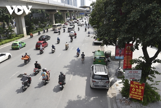 Đến hạn phân làn trên đường Nguyễn Trãi, mọi thứ vẫn chưa có gì thay đổi - Ảnh 3.