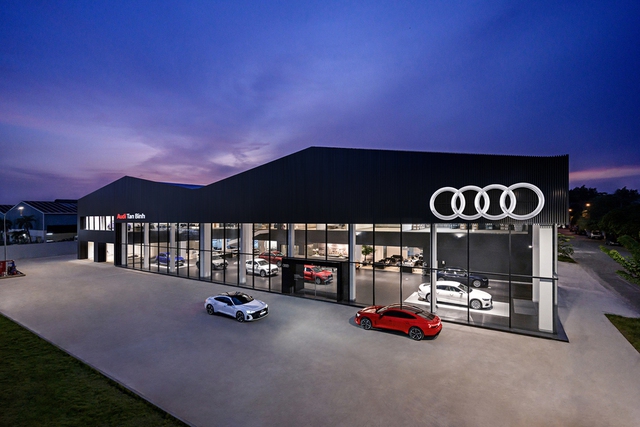 Bên trong showroom Audi lớn nhất Việt Nam: Vốn đầu tư hơn 140 tỷ đồng, rộng 9.000 m2, có cả khu sửa chữa dành riêng cho xe điện - Ảnh 1.