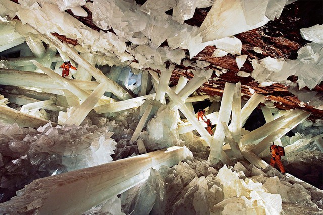 Bên trong hang động pha lê khổng lồ: Đẹp là vậy nhưng tuyệt đối không được ở lại lâu, tiềm ẩn nguy hiểm chết người - Ảnh 1.